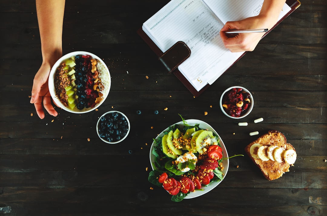 bowl of salad on Think Lean Live Strong